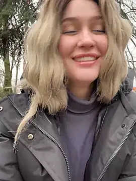 KikiWatson online show from 12/17/24, 10:12