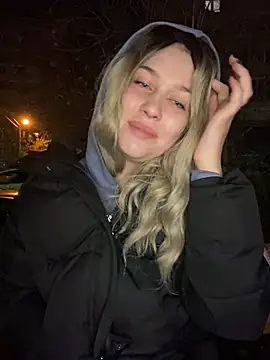 KikiWatson online show from 12/24/24, 07:00