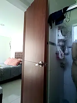 your red rose  online show from 12/11/24, 01:28