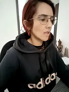 your red rose  online show from 01/13/25, 04:30