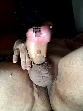 Snapshot of Kommen7472 chatting on 12/15/25, 04:22 Kommen7472 online show from 12/15/25, 04:22