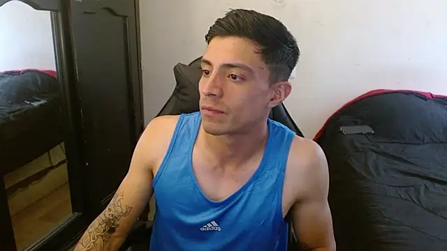 Snapshot of kv___xxx_ chatting on 09/22/25, 05:59 kv   xxx  online show from 09/22/25, 05:59