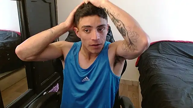 Snapshot of kv___xxx_ chatting on 10/10/25, 08:30 kv   xxx  online show from 10/10/25, 08:30