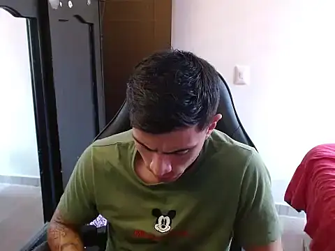 Snapshot of kv___xxx_ chatting on 10/14/25, 06:20 kv   xxx  online show from 10/14/25, 06:20