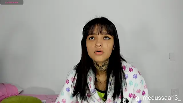 medussa13  online show from 01/15/25, 12:04