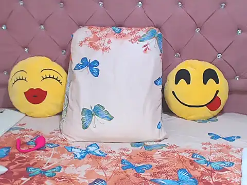 Snapshot of sharonbrown28 chatting on 10/28/25, 09:50 sharonbrown28 online show from 10/28/25, 09:50