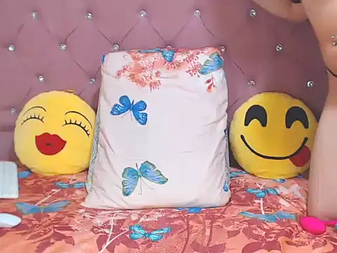 Snapshot of sharonbrown28 chatting on 11/08/25, 09:57 sharonbrown28 online show from 11/08/25, 09:57