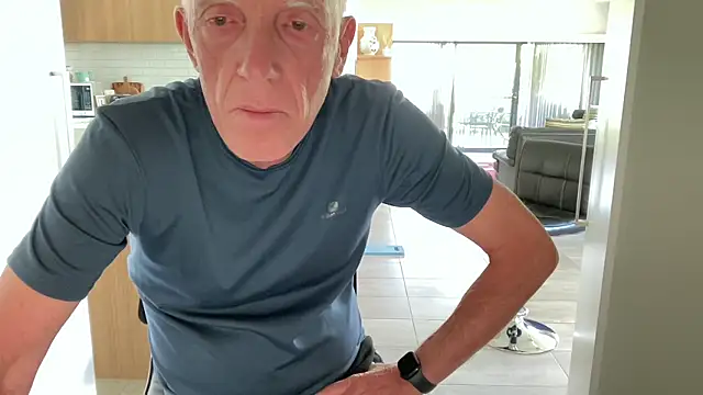 Snapshot of angie-puttana chatting on 12/16/25, 10:26 angie-puttana online show from 12/16/25, 10:26