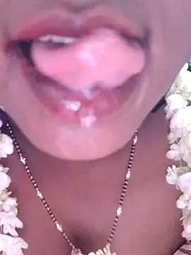 sana14 online show from 03/18/25, 02:48