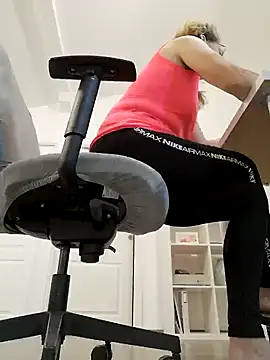 uber babe online show from 02/04/25, 07:00