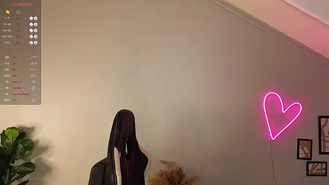 Snapshot of Wild_Wonders chatting on 03/21/25, 04:07 Wild Wonders online show from 03/21/25, 04:07