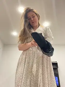 Topvi  online show from 12/15/25, 02:32