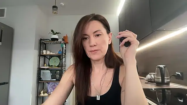 jainesummer online show from 11/18/25, 08:30