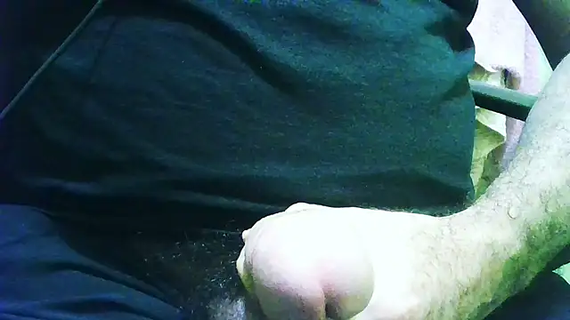 loganwolverine02 online show from 05/19/26, 10:49