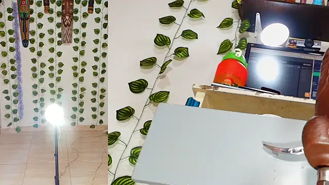 sharlotte funny online show from 04/20/26, 06:09