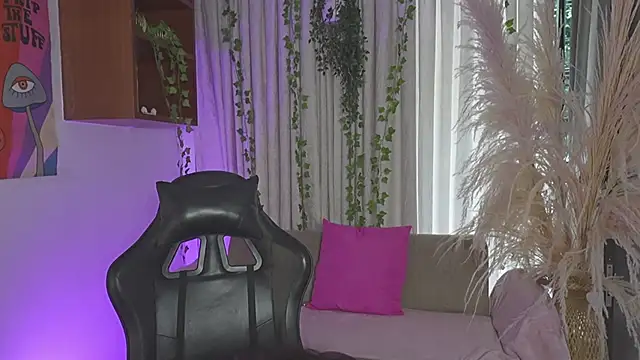 HannaRhodes online show from 04/06/26, 03:13