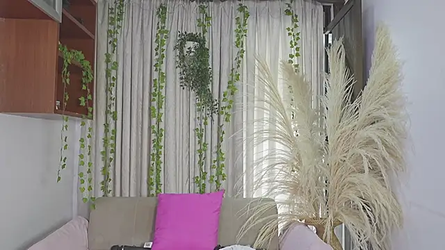 HannaRhodes online show from 04/08/26, 03:23