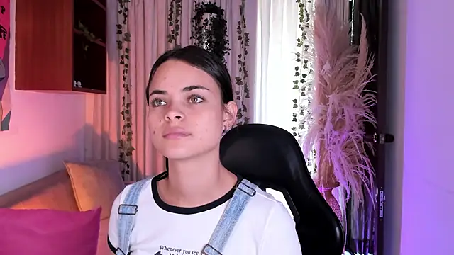 HannaRhodes online show from 04/18/26, 01:48