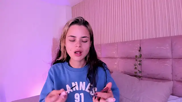 HannaRhodes online show from 07/23/26, 02:15