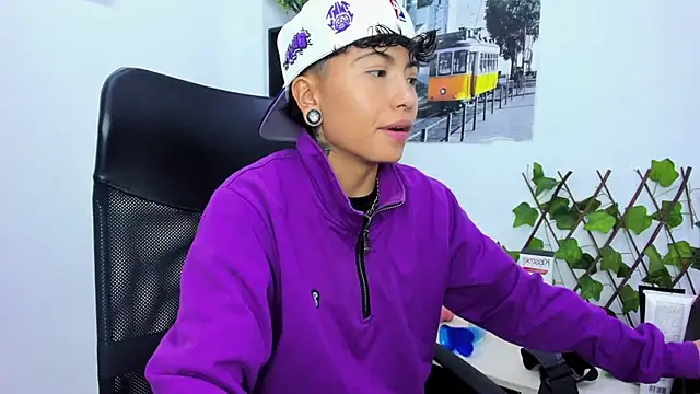 Im Mathias online show from 11/06/25, 04:13