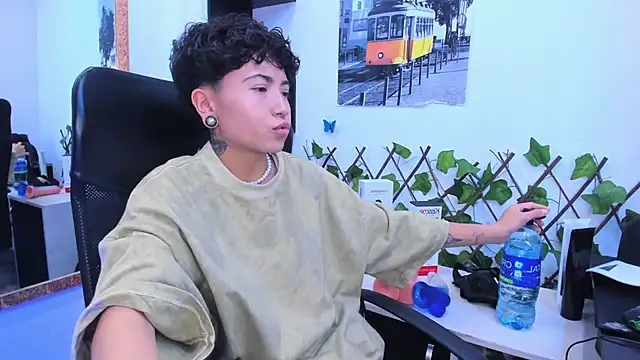 Im Mathias online show from 11/23/25, 04:01