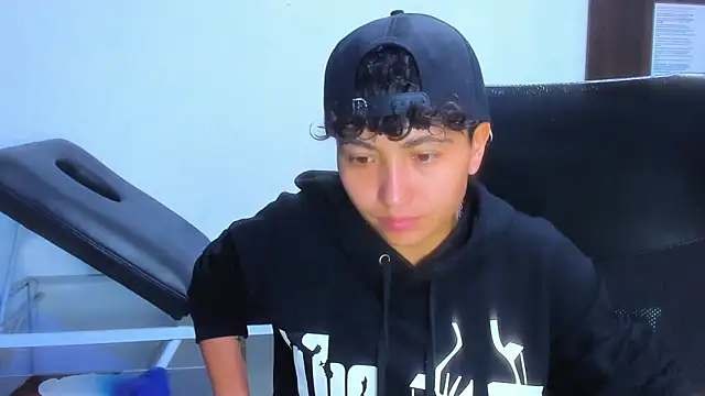 Im Mathias online show from 02/11/26, 03:33