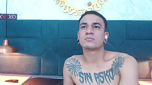 Snapshot of salome_daniel chatting on 10/17/25, 07:38 salome daniel online show from 10/17/25, 07:38