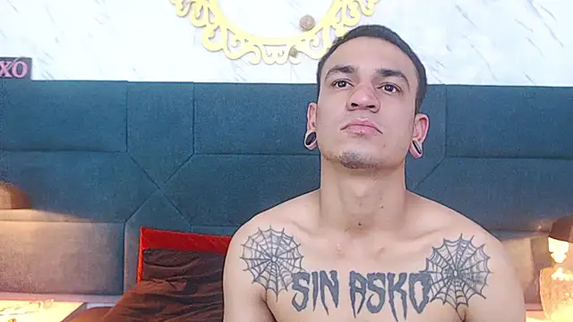 Snapshot of salome_daniel chatting on 10/24/25, 07:43 salome daniel online show from 10/24/25, 07:43