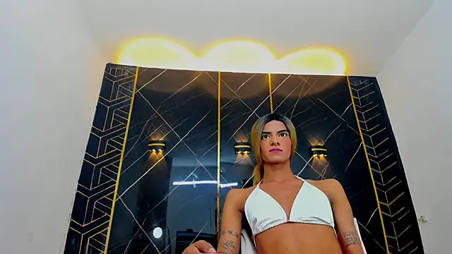 Isabella stanford2 online show from 01/28/25, 07:22