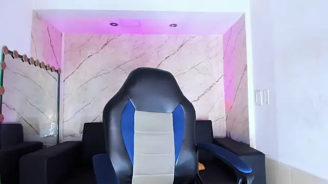 Isabella stanford2 online show from 10/15/25, 11:27