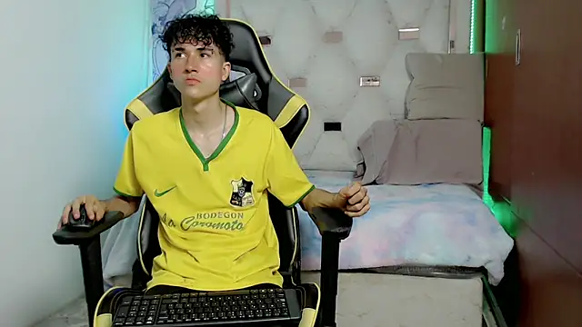 johnny cagee online show from 10/20/25, 05:30