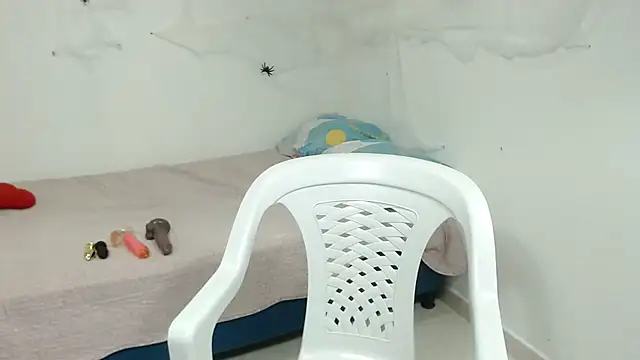 Snapshot of Agatha_browser chatting on 10/23/25, 12:37 Agatha browser online show from 10/23/25, 12:37