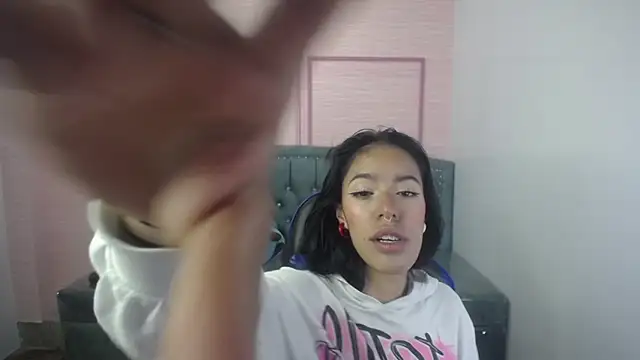 stephania t online show from 03/08/25, 10:54