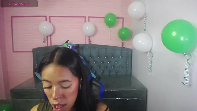 stephania t online show from 03/17/25, 10:49