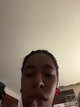 stephania t online show from 11/03/25, 04:14