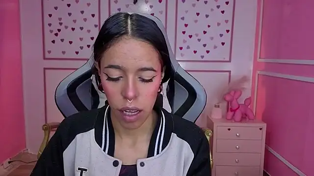 stephania t online show from 11/12/25, 11:43