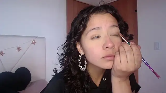 julz 03 online show from 11/07/25, 12:27