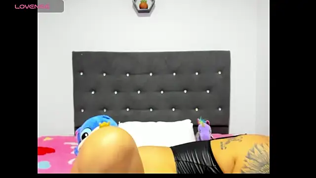 Alba Grey online show from 04/24/26, 10:23