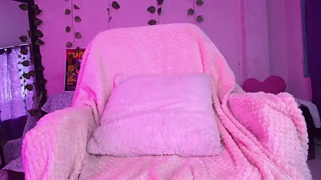 Snapshot of Gaby_Tailor chatting on 01/09/25, 08:33 Gaby Tailor online show from 01/09/25, 08:33