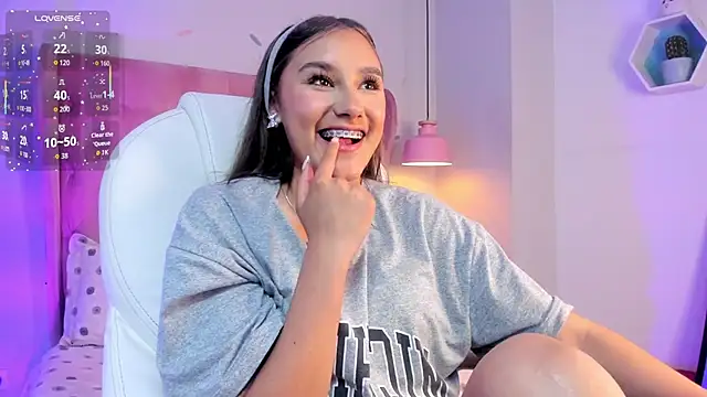  Sophie  miller online show from 11/11/25, 08:20