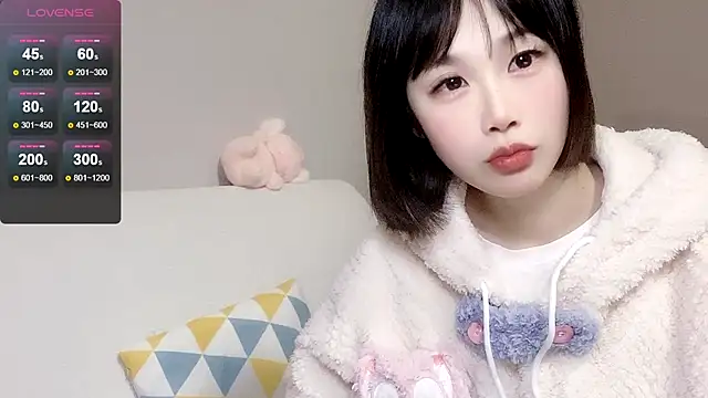 Snapshot of LaoSHI-999 chatting on 02/11/25, 11:33 LaoSHI-999 online show from 02/11/25, 11:33