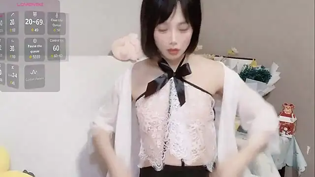Snapshot of LaoSHI-999 chatting on 02/18/25, 12:04 LaoSHI-999 online show from 02/18/25, 12:04