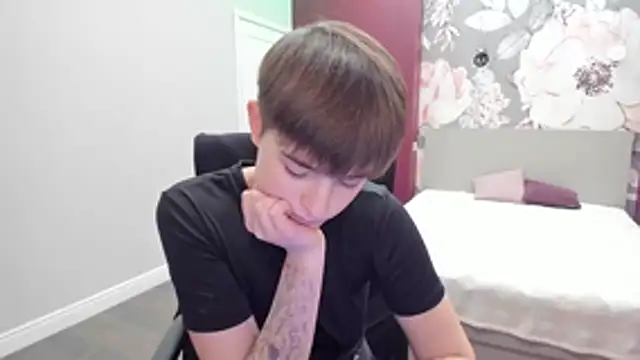 EmiliaYours online show from 11/10/25, 02:49