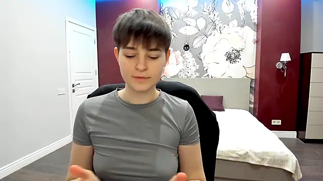 EmiliaYours online show from 02/17/26, 03:19