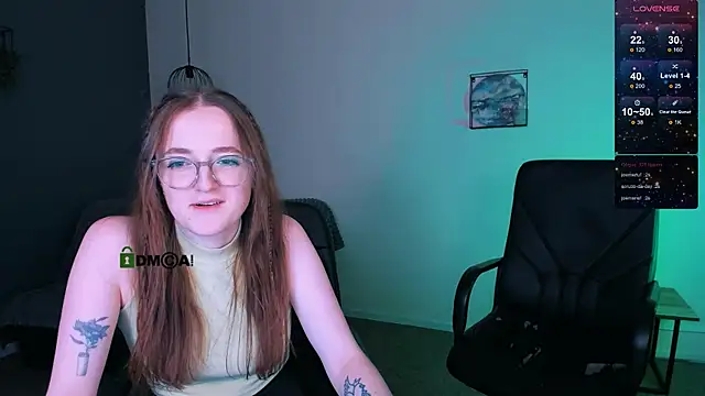 luna berryy online show from 12/14/24, 02:23