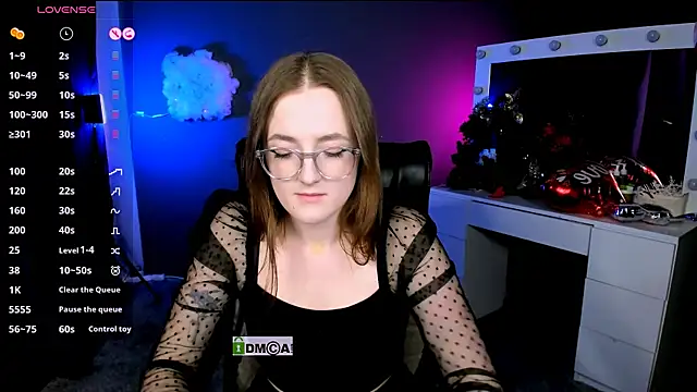 luna berryy online show from 02/17/25, 11:09