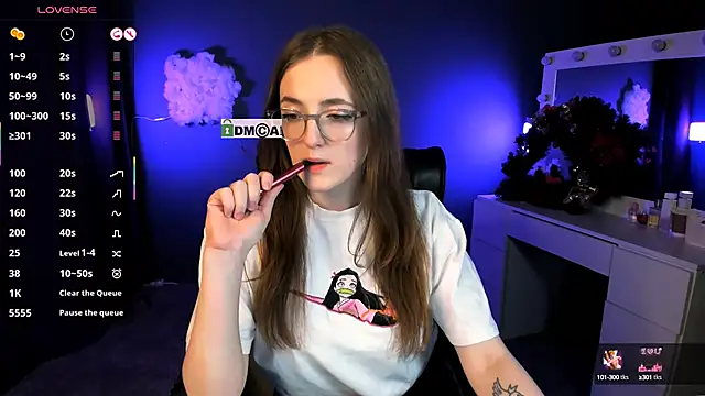 luna berryy online show from 02/24/25, 08:14