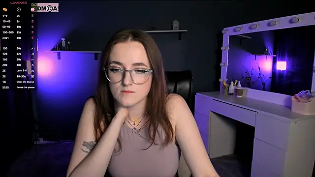 luna berryy online show from 03/12/25, 12:42