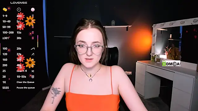 luna berryy online show from 03/22/25, 05:49