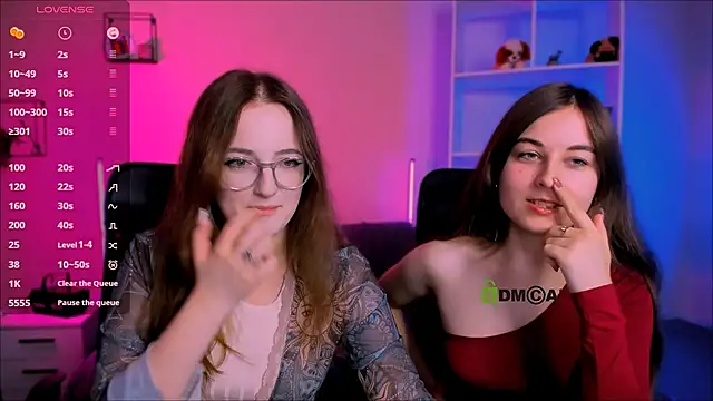 luna berryy online show from 11/29/25, 08:12